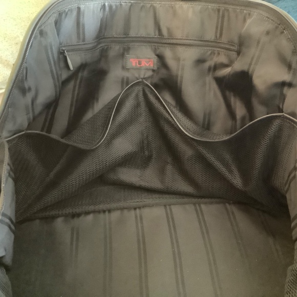 Tumi Weekender Tote Black Ballistic Nylon and Leather handles - Picture 7 of 10